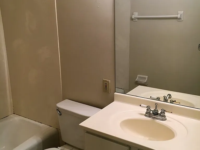 712-714 Riverview Dr — Photo 29