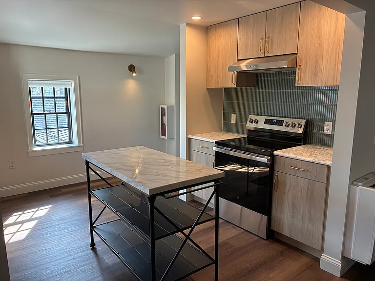 205 S Union St — Photo 15