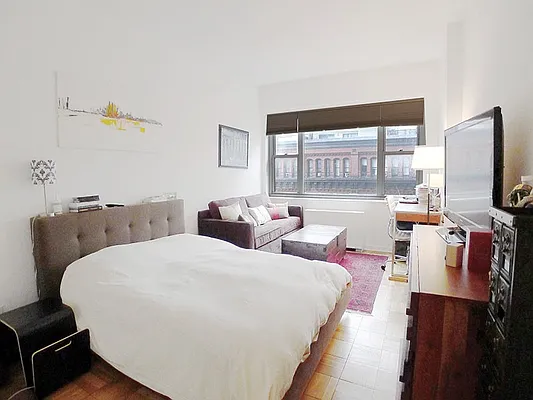 Rented by Sotheby's International Realty | media 51