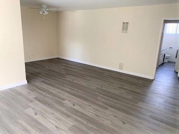 4th image of 4525 Murietta Ave