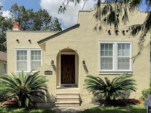 1st image of 815 Greenwood Dr