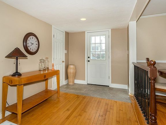 3rd image of 22 Middlesex Rd