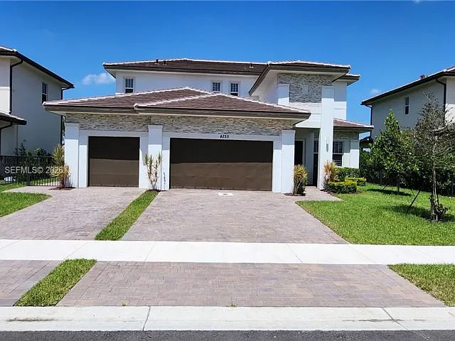 4255 SW 123rd Ter