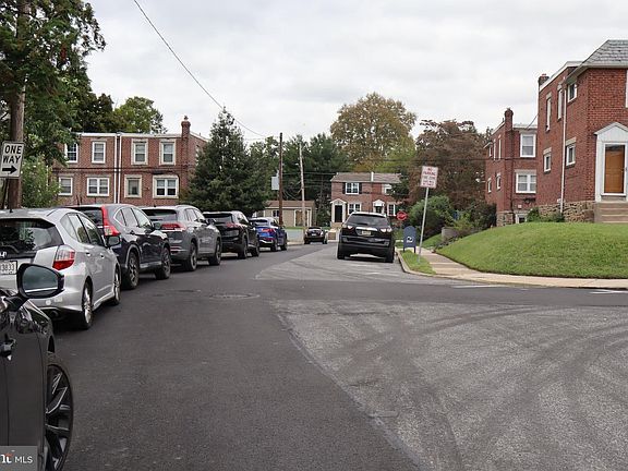 3rd image of 950 Argyle Rd