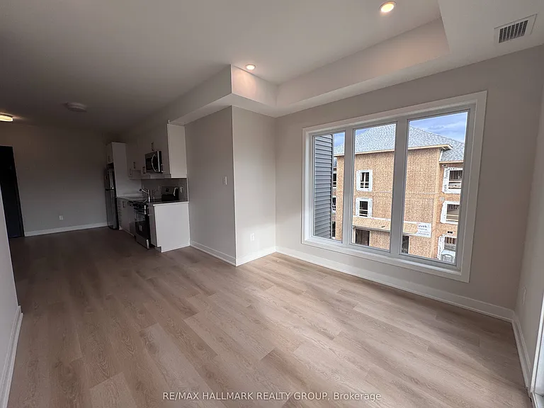 2370 Tenth Line Rd #302 — Photo 9