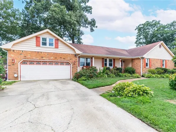 205 Fillmore Pl, Chesapeake, VA 23325