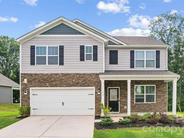 132 Scotsway Ct, Troutman, NC 28166