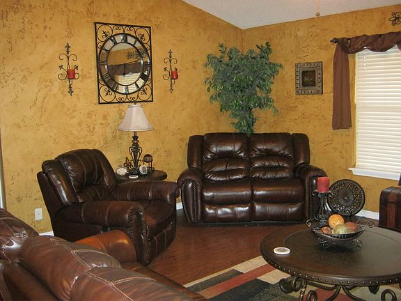 2nd image of 4414 Tanglewood Dr