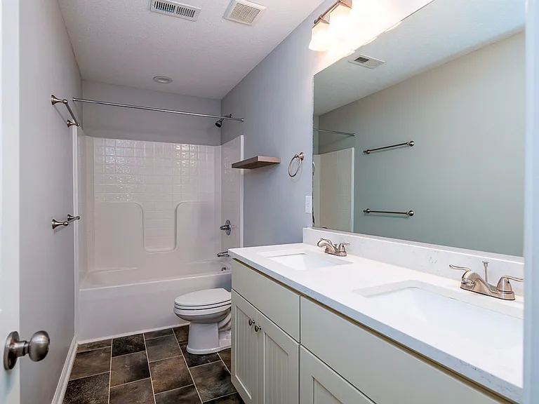1311 Sunset Dr — Photo 40