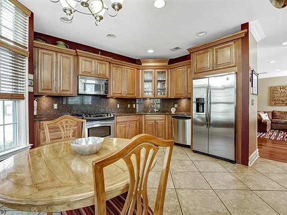 5th image of 406 Turlington Ct