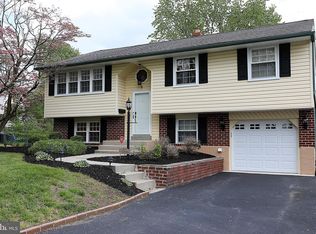 2 Williams Dr, Aston, PA 19014