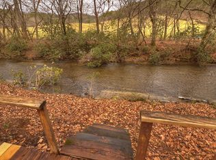 102 Lost Valley Rd, Mineral Bluff, GA 30559