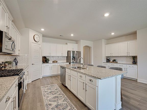 5th image of 223 Highedge Dr