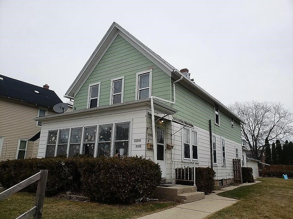 1st image of 2525 S 8th St