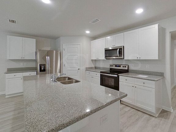 5th image of 393 Monarch Ln