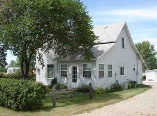 407 3rd St SW, Granville, ND 58741