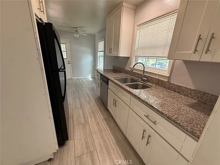 417 E Walnut Ave #A — Photo 7