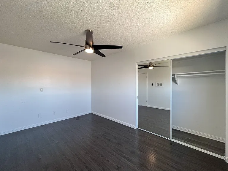 1335 Stanley Ave — Photo 14