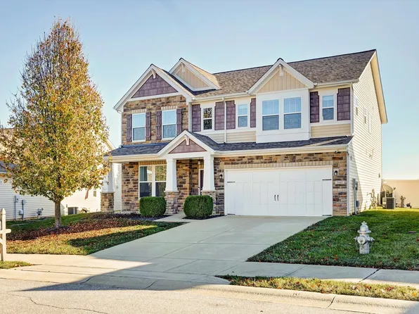 5445 W Stonewood Dr, Bloomington, IN 47403