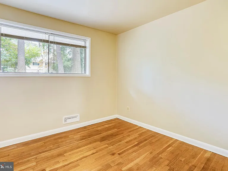 6048 Rossmore Dr — Photo 12
