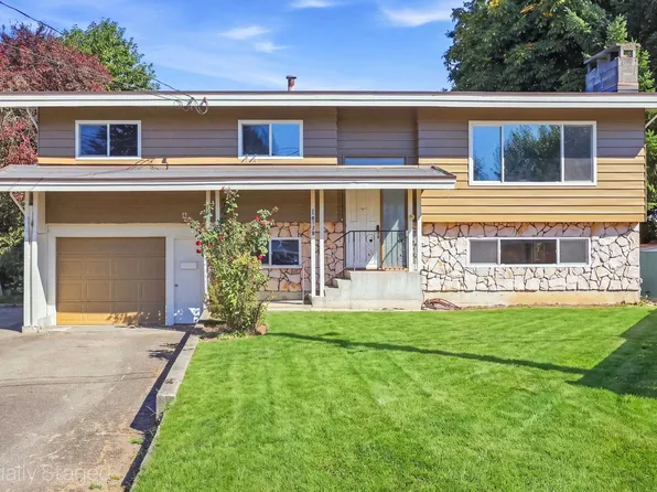 10128 Shamrock Dr, Chilliwack, BC V2P 5L4