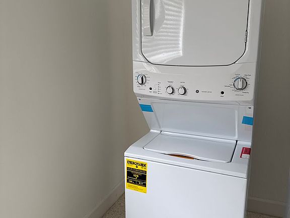5th image of 2429 SW 9th St APT 1