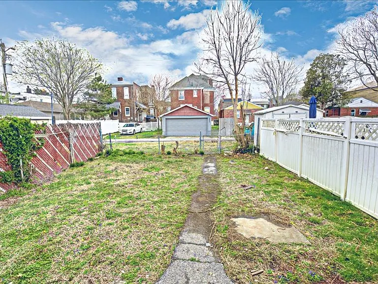 6730 Vermont Ave — Photo 25
