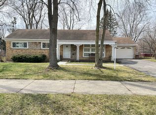 635 N Cass Lake Rd, Waterford, MI 48328