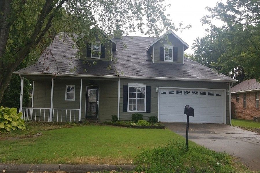1st image of 703 N 37th Pl