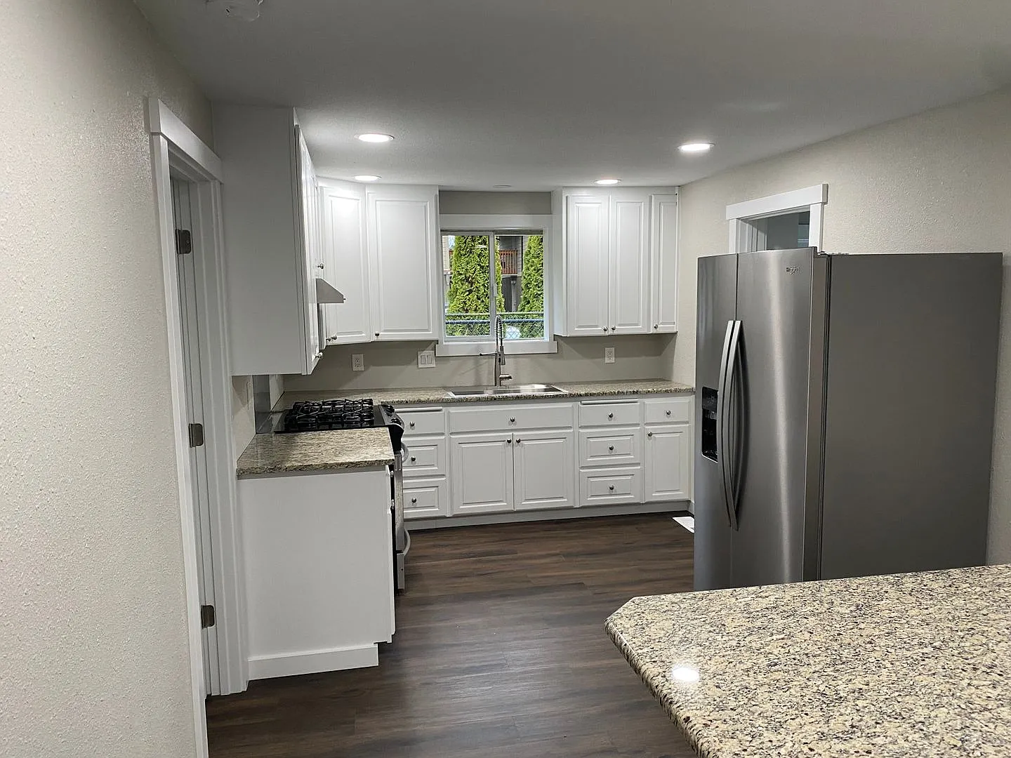 Just Renovated 3 Bedroom in Mount Vernon — Photo 4