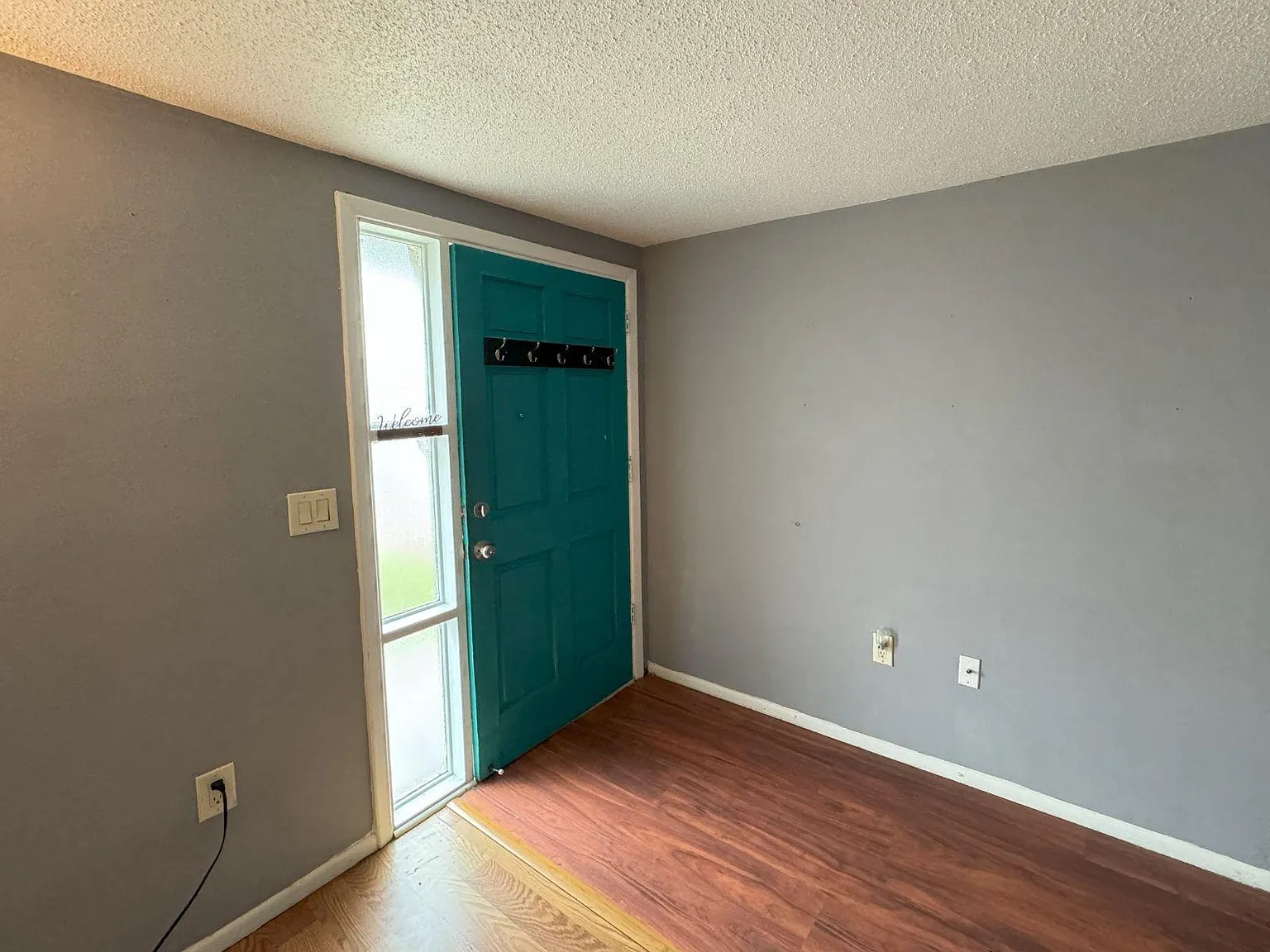 7410 Castanea Dr — Photo 2