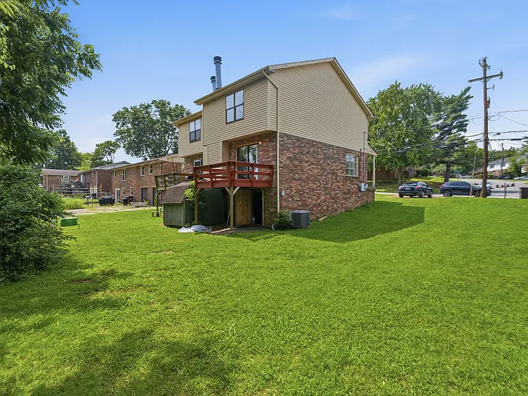 1241 N Graycroft Ave — Photo 12