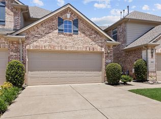 1861 Sandpiper Ln, Carrollton, TX 75007