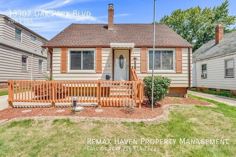 13307 Oak Park Blvd photo 1