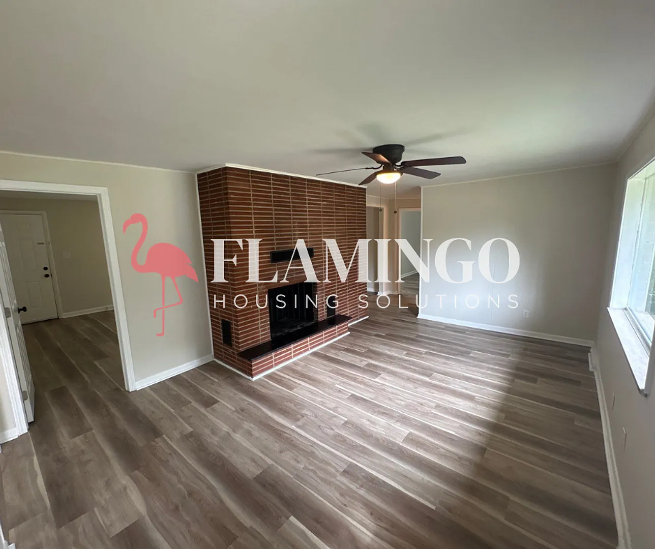 Charming 3 Bedroom, 1 Bath — Photo 2