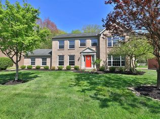 956 Nottingham Dr, Cincinnati, OH 45255