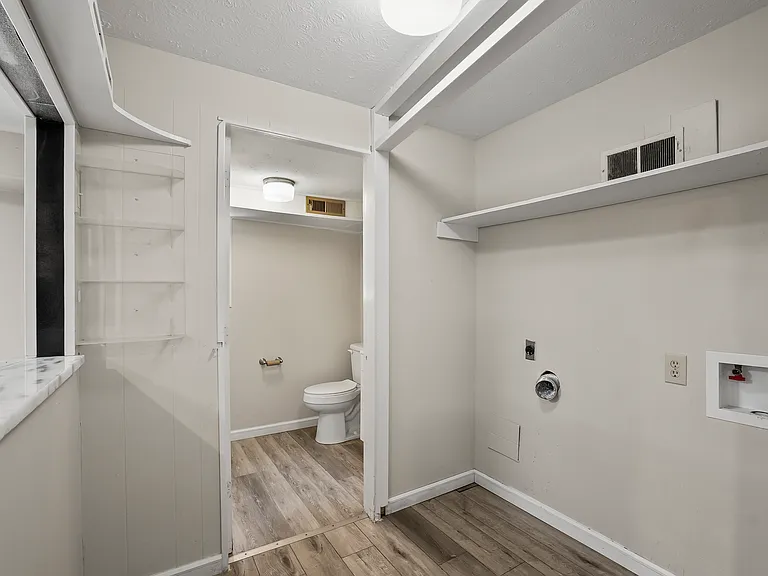 7720 Devonshire Dr — Photo 24