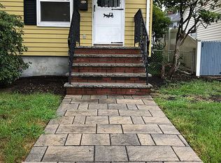 12 Ellis St, Quincy, MA 02169