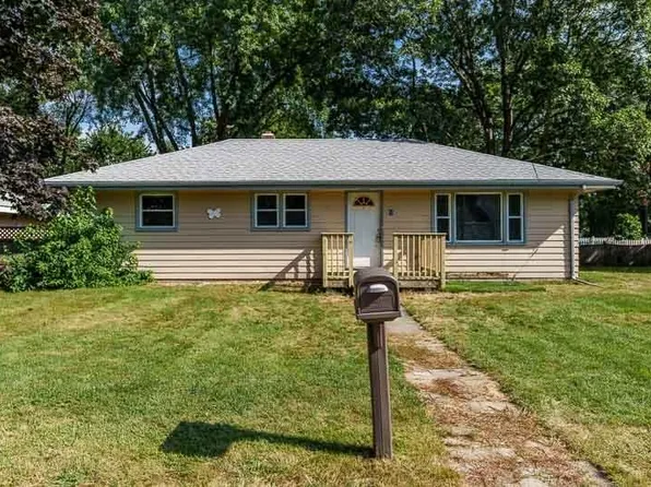 612 Maple Ave, Machesney Park, IL 61115