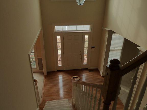 2-Story Entryway