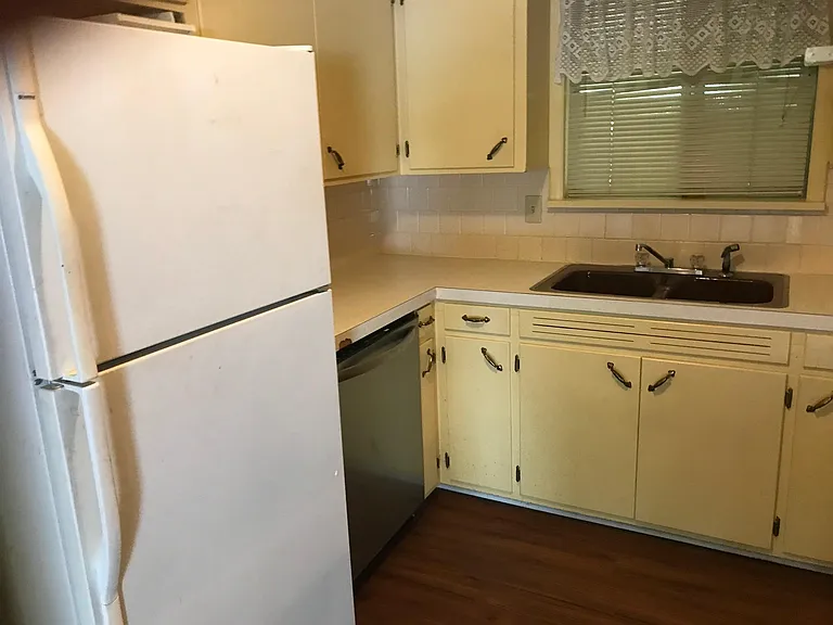 258 James St — Photo 9