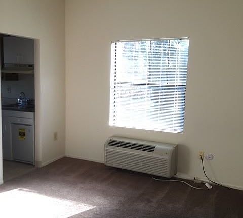 3rd image of 1415 G St APT 37