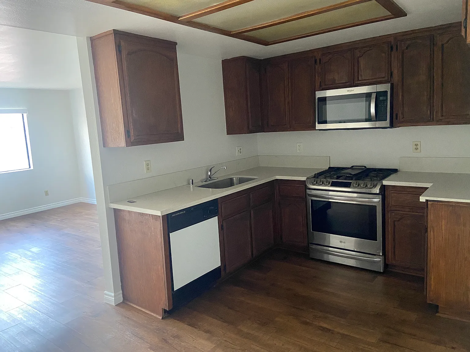 1355 Hillandale Ave — Photo 2