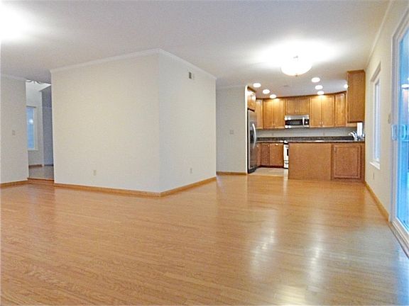 4th image of 7363 Margerum Ave