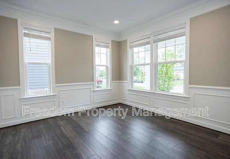2425 Morgans Point Dr — Photo 11