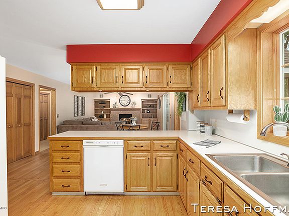 4th image of 239 River Pine Dr NE