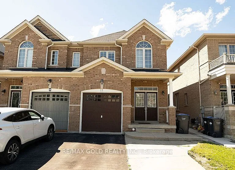11 Vanderpool Cres #1 — Photo 1