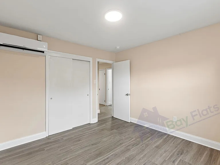 22645 Washington St #6 — Photo 9