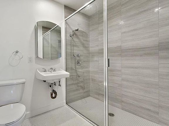 3rd image of 610 Levering Ave APT 103