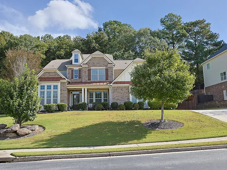 2236 Caledonia Dr SE — Photo 3